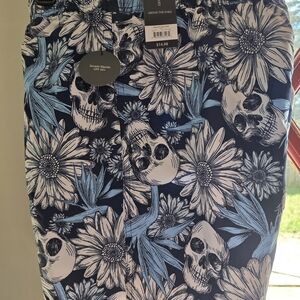 No Boundaries Navy and White Skull Floral Board Shorts